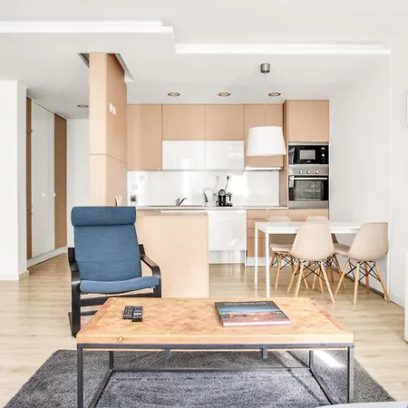 Modern 2 Bedroom In Estrela With Outside Terrace! Amazing For Families, Couples, Friends * Lisboa