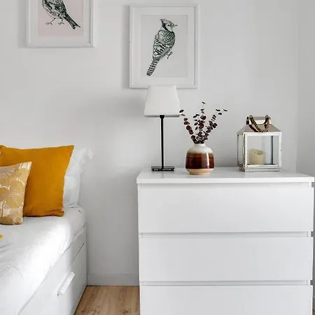Modern 2 Bedroom In Estrela With Outside Terrace! Amazing For Families, Couples, Friends Lisboa