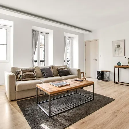 Modern 2 Bedroom In Estrela With Outside Terrace! Amazing For Families, Couples, Friends * Lisboa